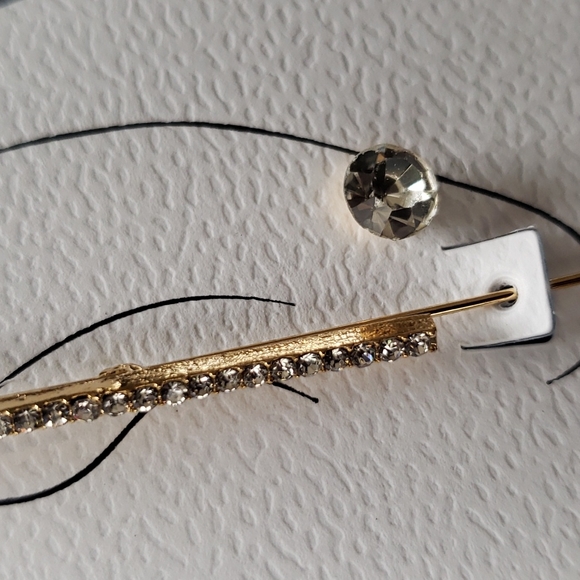 🥳3/20🥳 1 Ear Cuff with Rhinestones & Stud Earring - New in Package - Picture 8 of 9